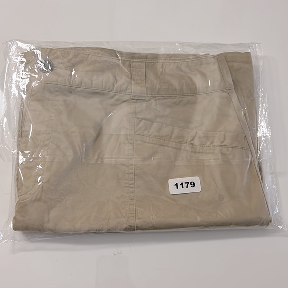 (16) White Stag beige skort - Picture 8 of 9